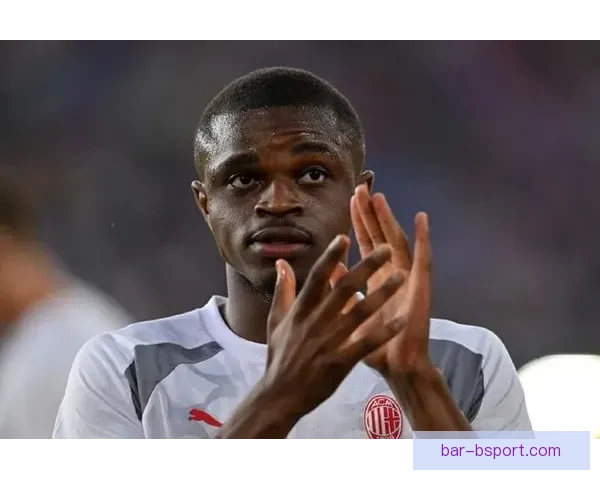 卡卢卢正式免签加盟尤文图斯开启新赛季征程