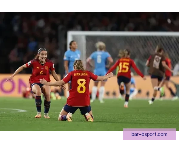 奥娜巴特列在巴萨女足边路攻防双重作用的核心价值解析