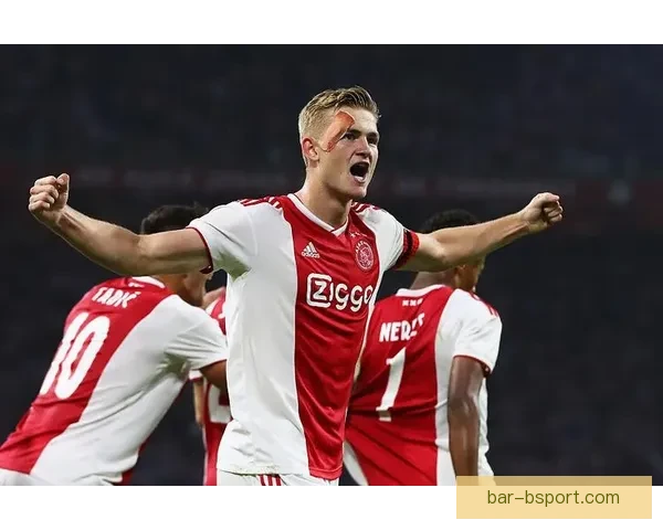 板仓滉加盟门兴格拉德巴赫后迅速崭露头角成为球队后防核心